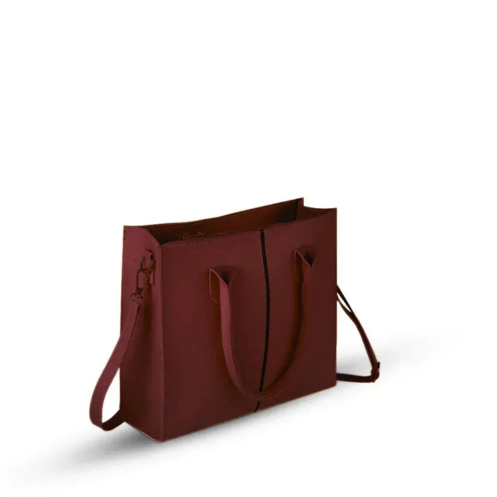 Charming maroon shoulder bag